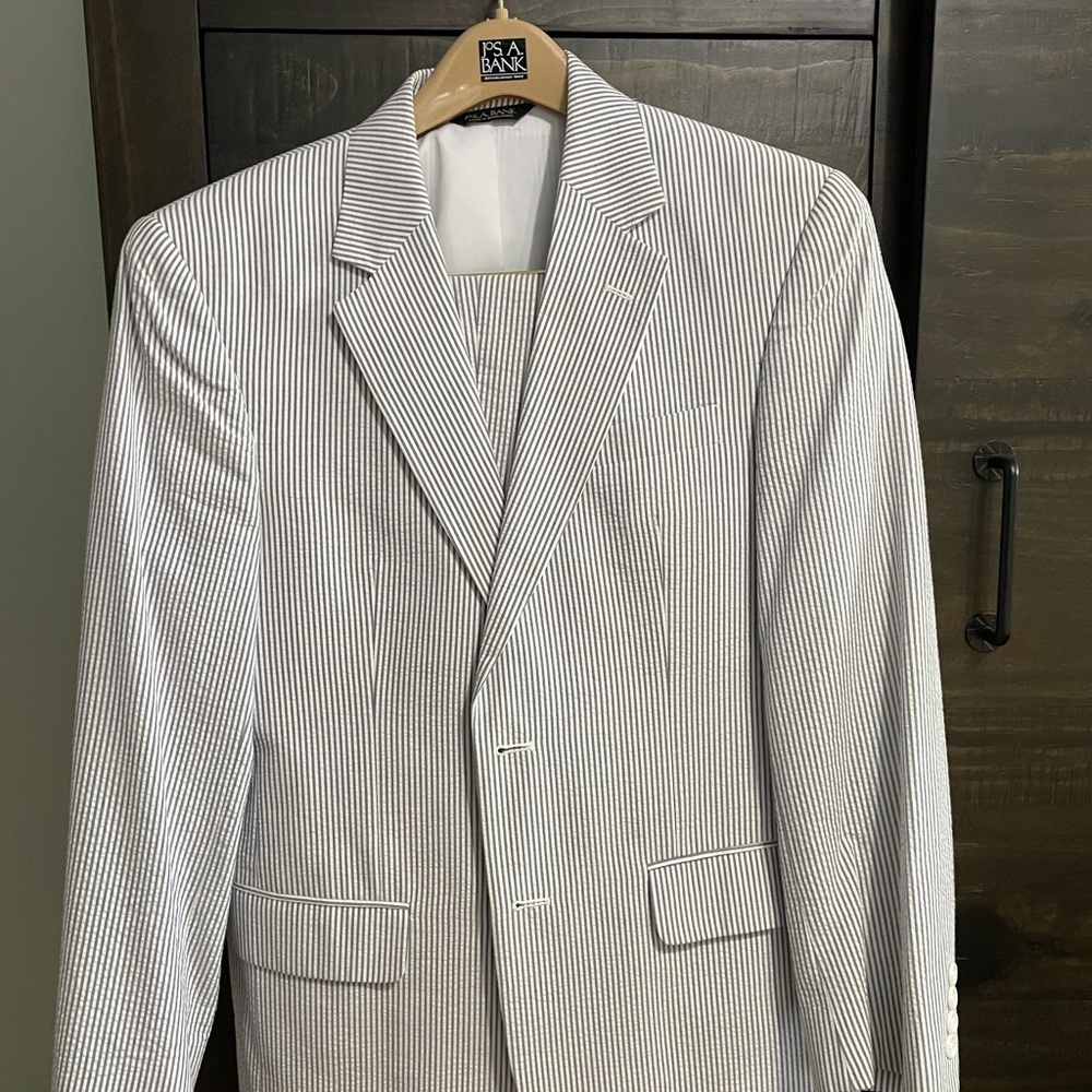 Jos. A. Bank 2-piece seer sucker suit.